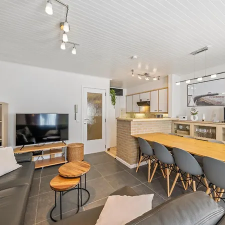 Duplex In Near Grand Place, Cleaning Included